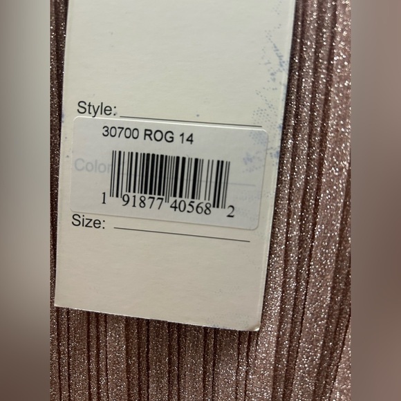 Mac Duggal 30700 NWT SHIMMERING PLEATED A-LINE 3/4 SLEEVE GOWN - Picture 11 of 14